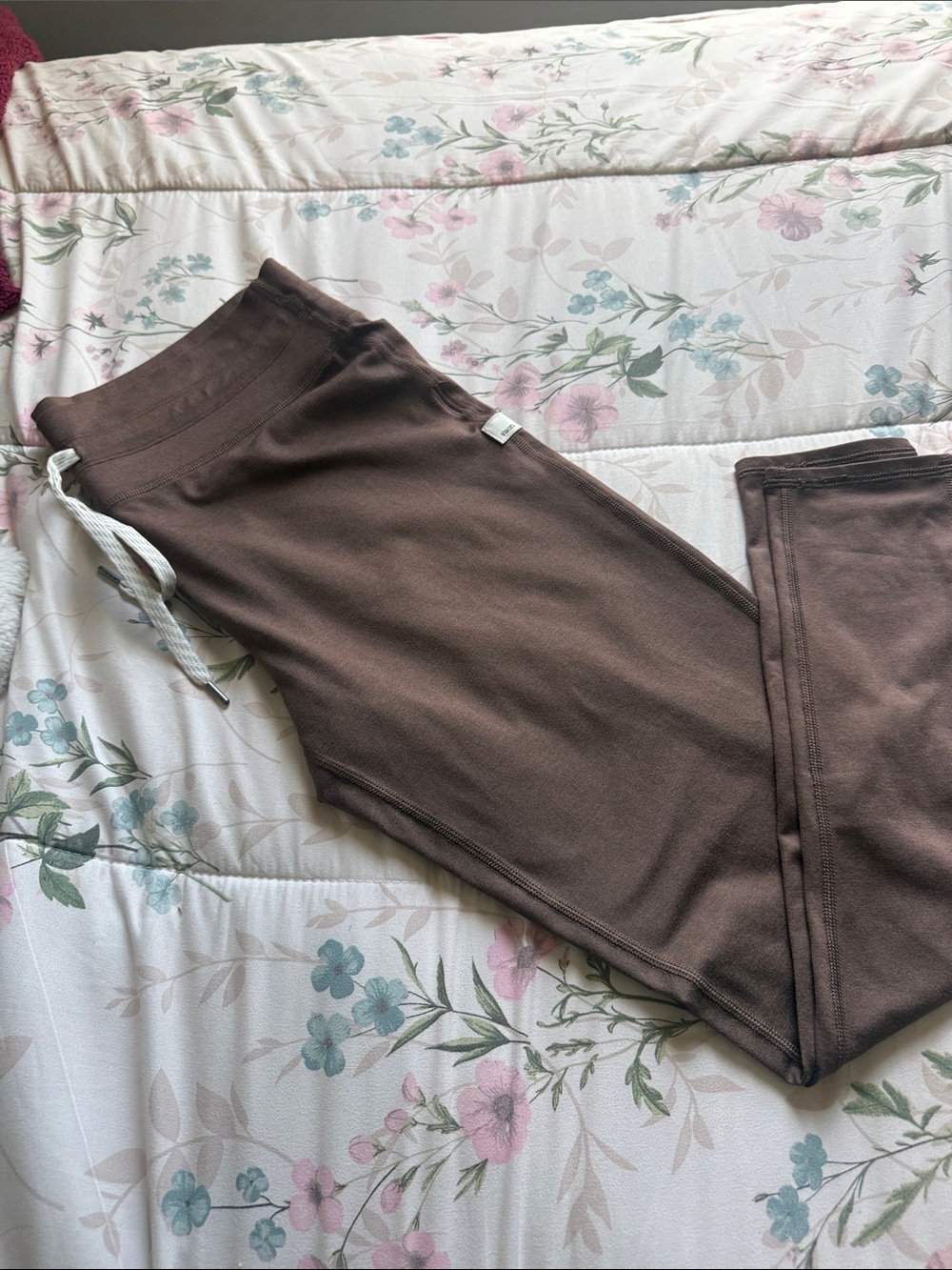 Vuori halo vintage leggings in chocolate milk heather size L buttery fabric